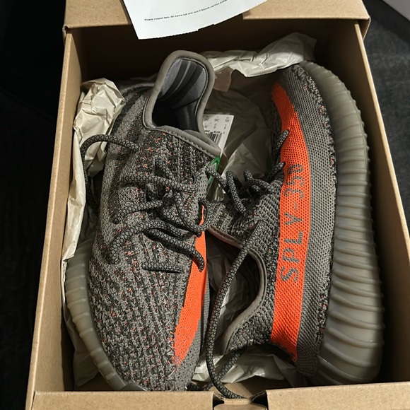 Yeezy 350v2 sneakers size 6 1/2 - Picture 1 of 9